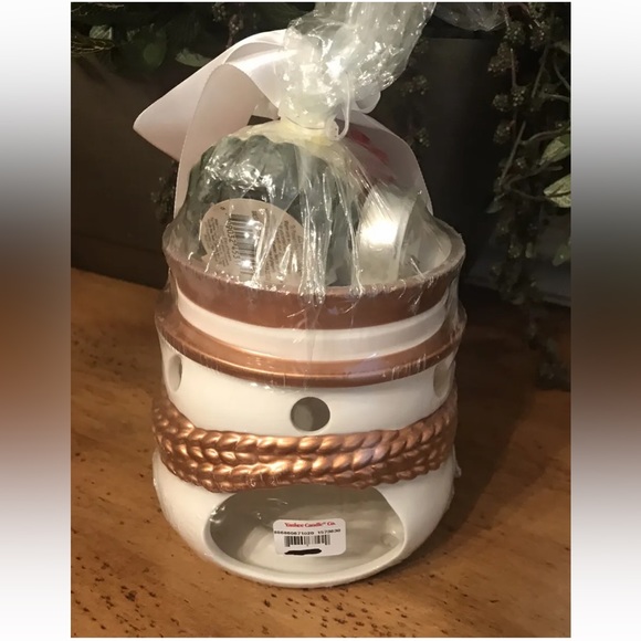New YANKEE CANDLE Tart Burner Warmer Snowman Christmas Holiday Gift - Picture 3 of 11